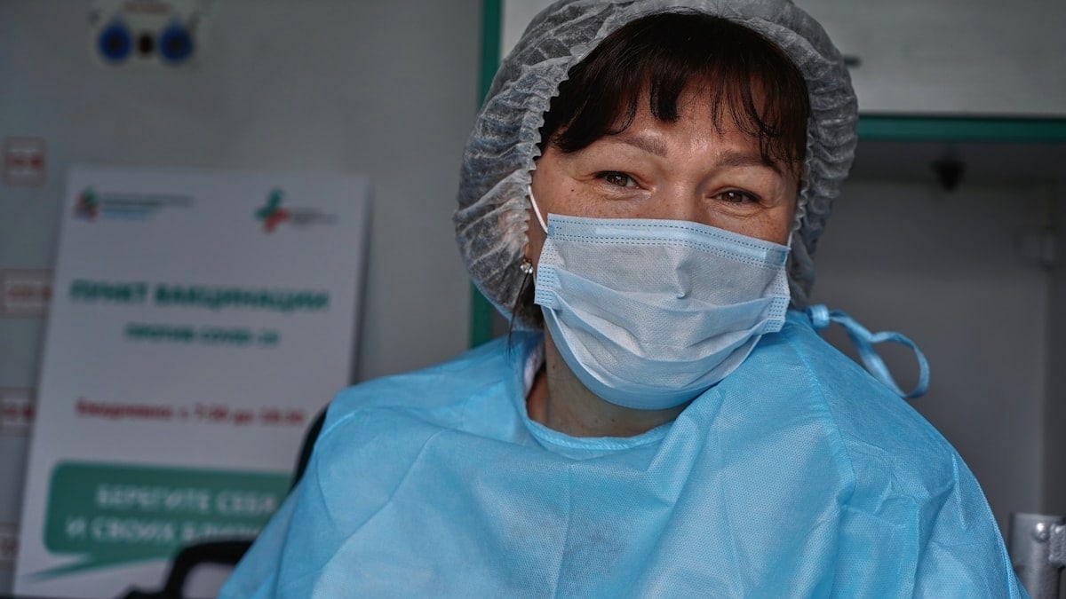 Covid-19 vaccine doctor